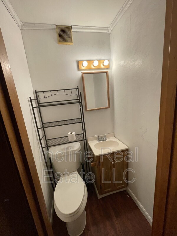 Building Photo - 1511 Scott St