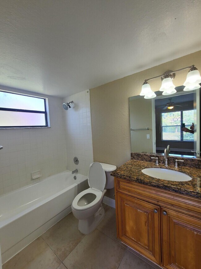 Building Photo - 1601 Balfour Point Dr