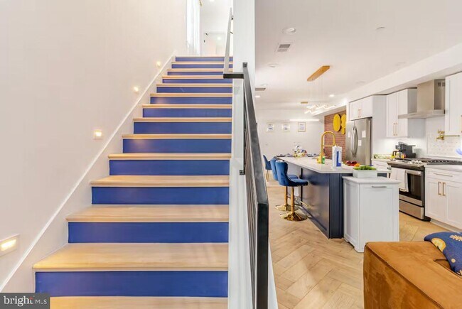 Building Photo - 1417 Montello Ave NE