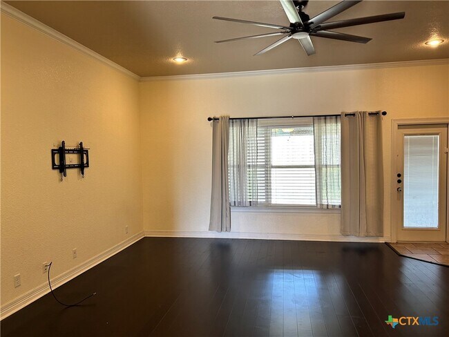 Building Photo - 1621 Rusty Spur Dr