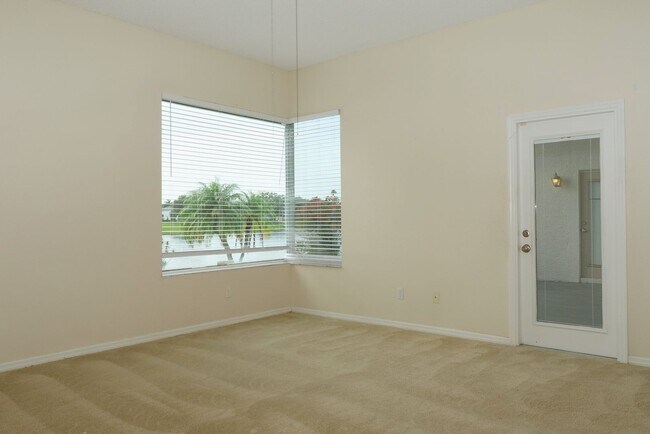 Building Photo - Beautiful, 3/2, single family, waterfront ...