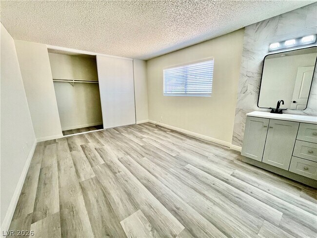 Building Photo - 5187 Greene Ln
