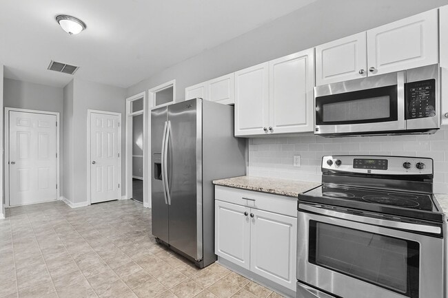 Building Photo - 4 Bedroom Home for Rent in Raleigh NC | Garage | Pet Friendly | $500 Off First Months Rent!