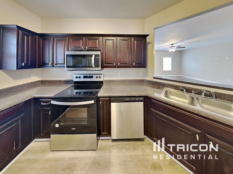 Building Photo - 1311 Candler Ct