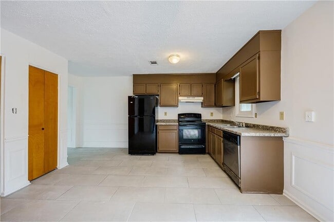 Building Photo - 805 Arbor Hill Dr