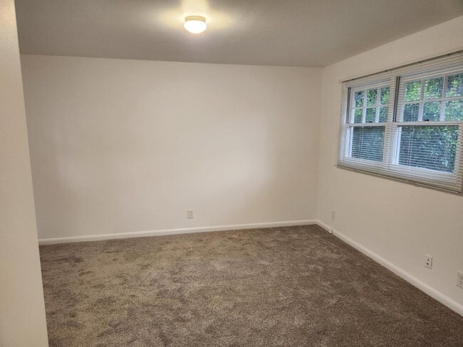 Building Photo - 16350 SE Vineyard Ln