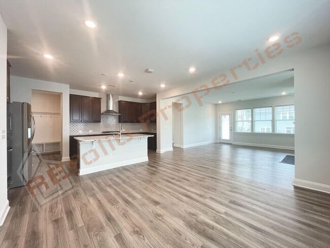 Building Photo - Lovely 2 Story 4 Bedroom, 3 Bath Single-Fa...