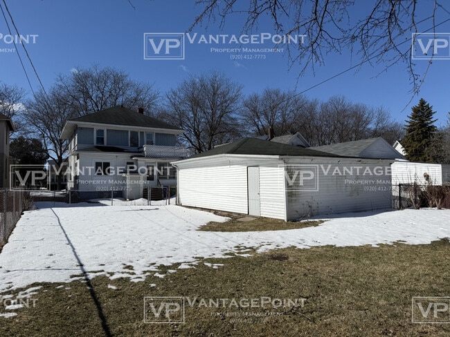 Building Photo - 722 Bond St