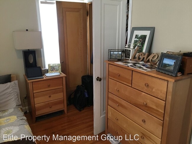 Building Photo - 3 br, 1 bath House - 5508 Shoreview Ave. S...