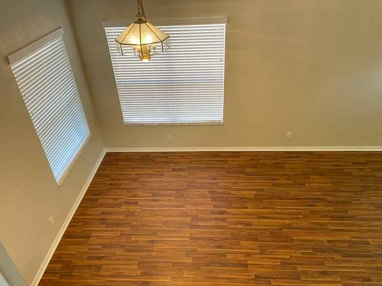 Building Photo - 1408 Holly Glen Run