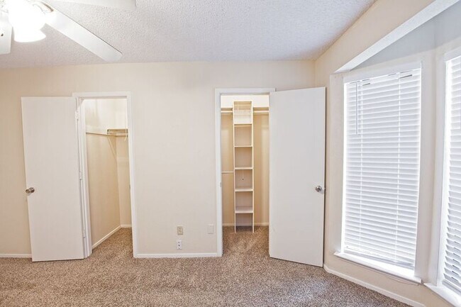 Building Photo - 5000 Cedar Springs Rd