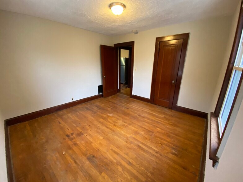 Building Photo - 13 Clark Street - 1st Floor