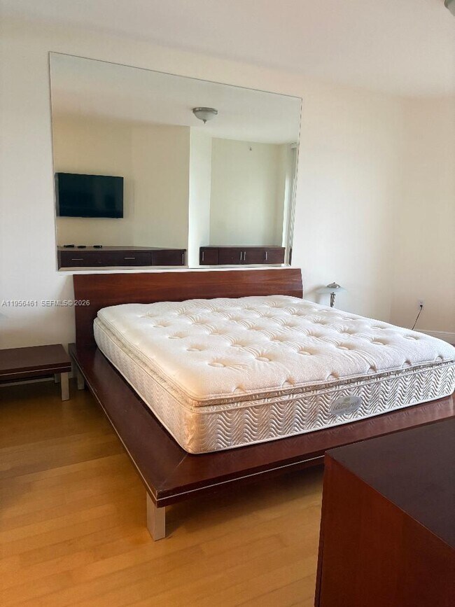 Building Photo - 9595 Collins Ave