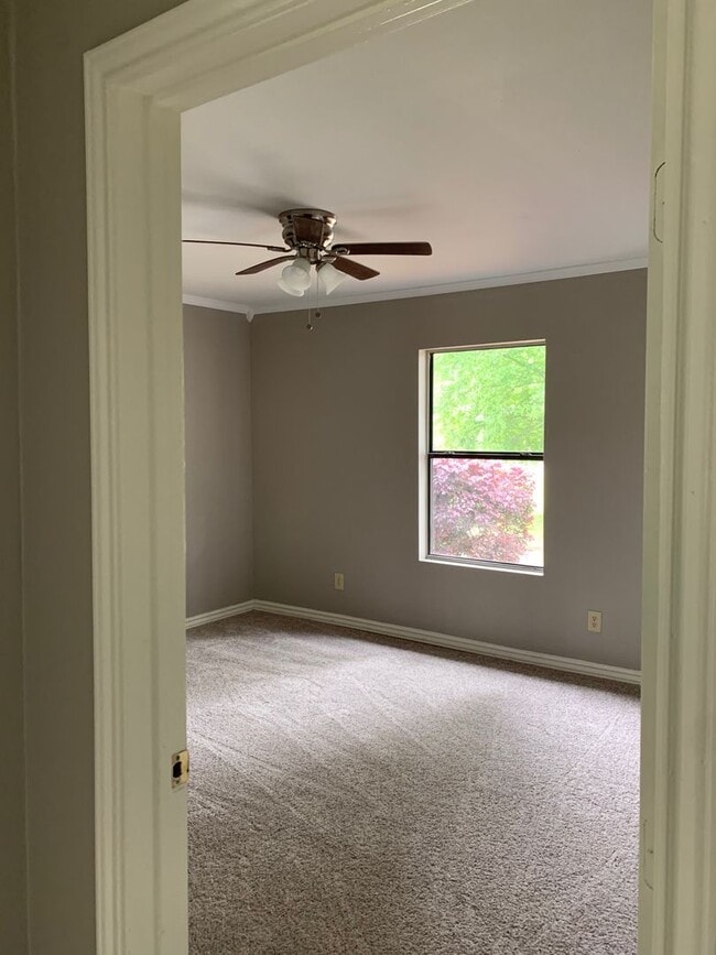 Building Photo - 4/2 Fenced Yard and Pet Friendly. SHISD