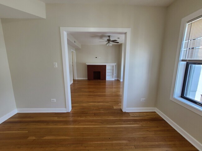 Building Photo - 4206 N Pulaski Rd