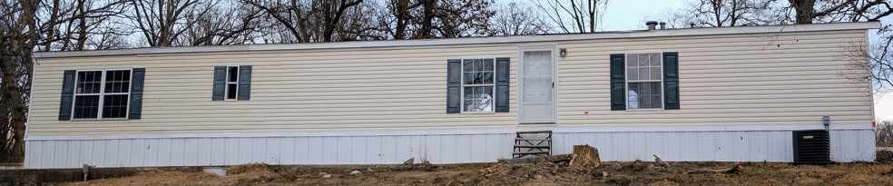 Full width front of home. - 5237 Highway NN