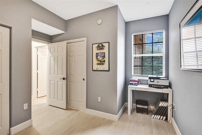 Building Photo - 4059 Crystal Lake Dr