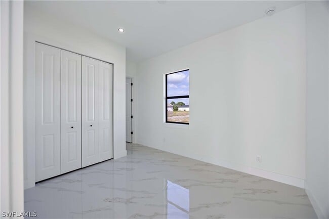 Building Photo - 1053 Marine Ave S