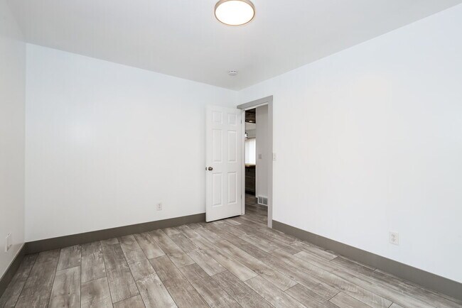 Building Photo - 6754 Clernates Dr