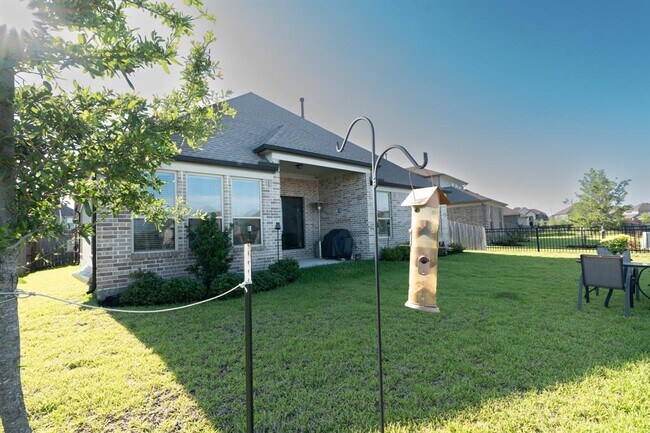 Building Photo - 1720 Daylight Lk Dr