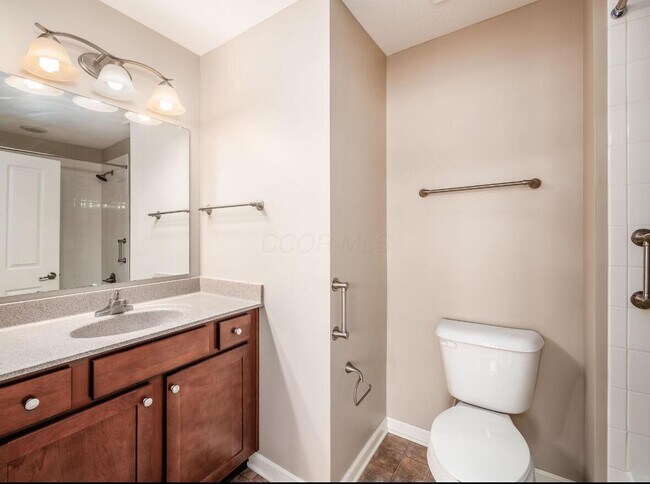 Building Photo - 6985 Kinsale Ln