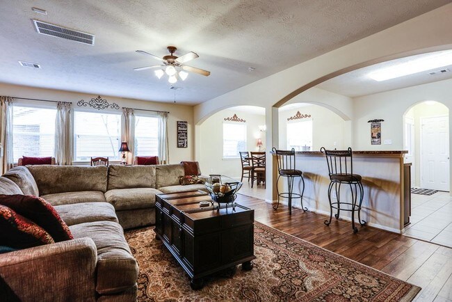 Building Photo - 13003 Iris Garden Ln