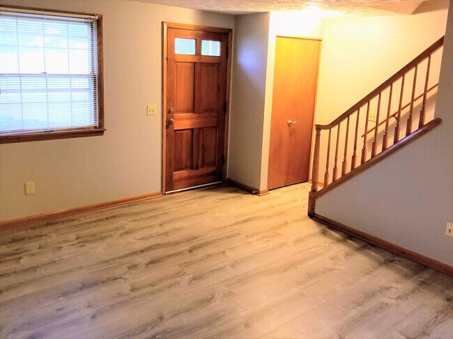 Building Photo - 5782 Portage st North Canton