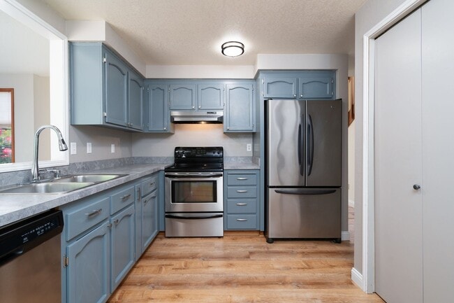 Building Photo - 4-Bedroom Home 2.5 Bathrooms, Mount Vernon