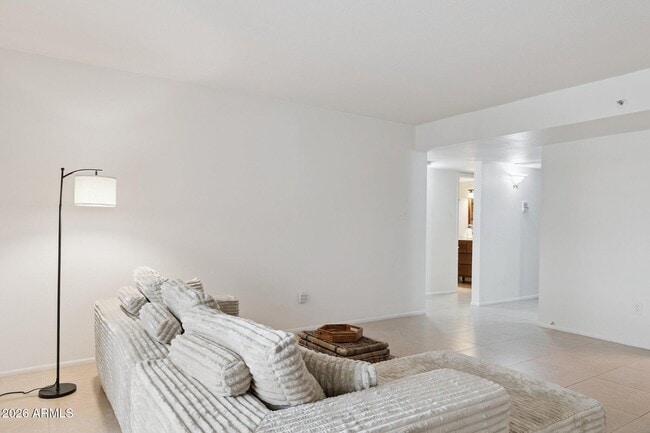 Building Photo - 7950 E Camelback Rd