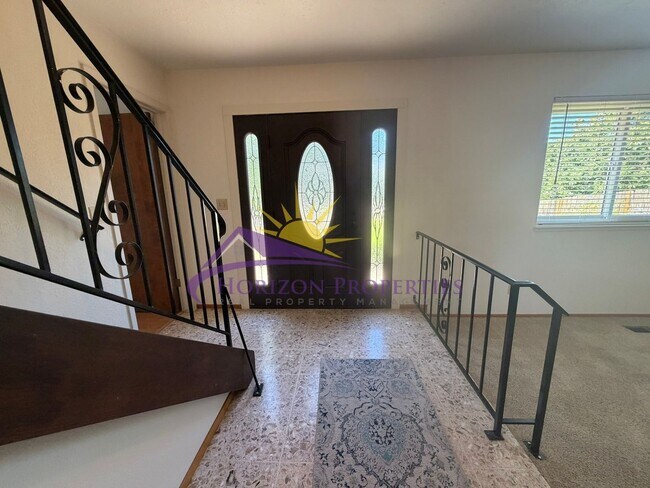 Building Photo - 3 Bed 2.5 Bath 2,027 sqft Fair Oaks Home with bonus office