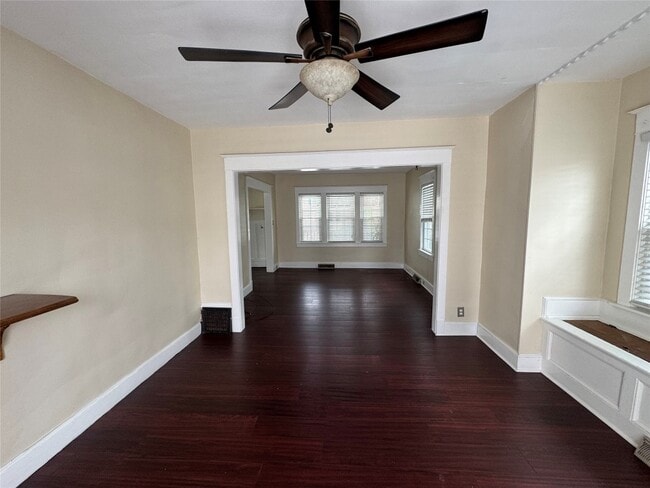 Building Photo - 66 Cook St