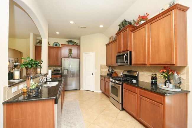 Building Photo - For Lease | 4 Bed, 2 Bath | 2,449 Sq Ft | The Woodlands Creekside Community |