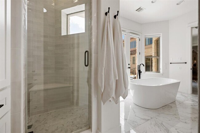 Building Photo - 64 Tiburon Dr