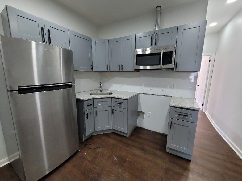 Primary Photo - 118 N 52nd St