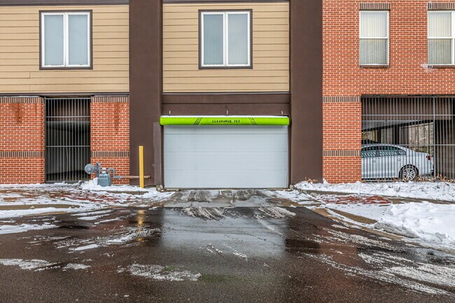 Building Photo - A Great modern 2 Bed / One bath for rent