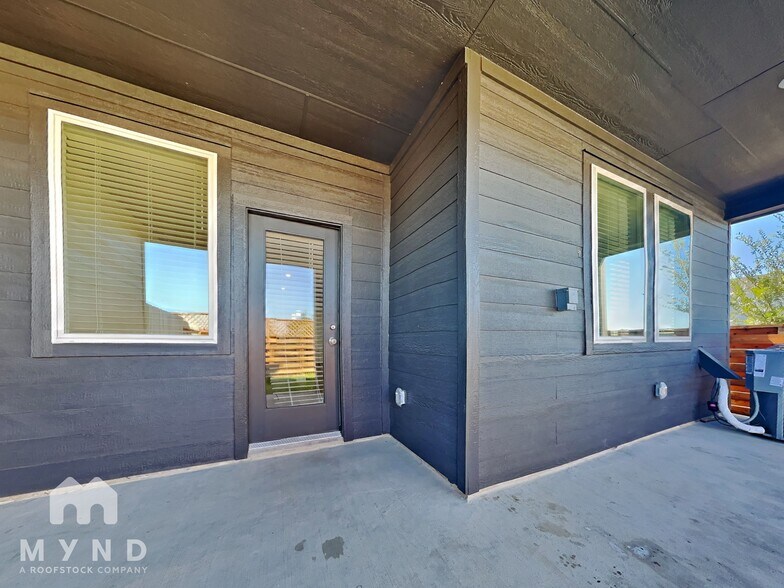 Building Photo - 14750 Slow River Ave