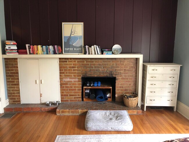 Building Photo - 130 College Ave NE