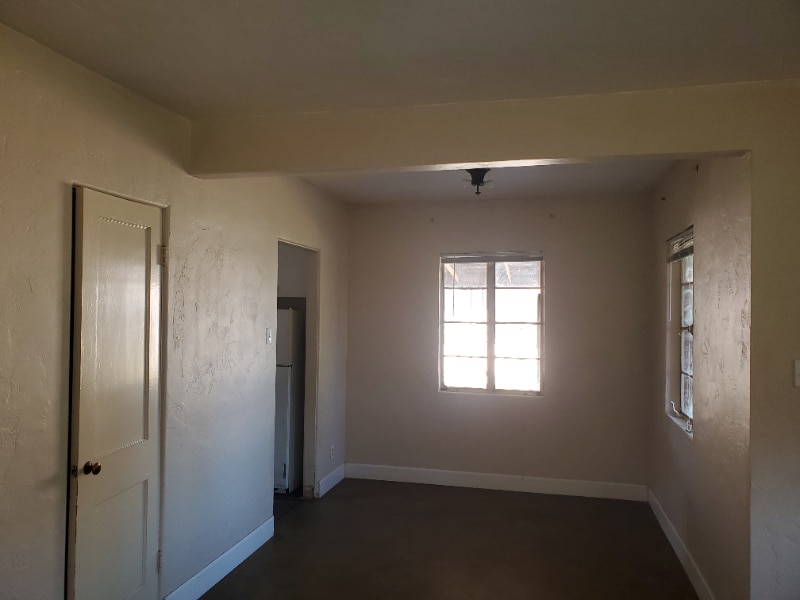 Building Photo - 2328 W Orange Dr