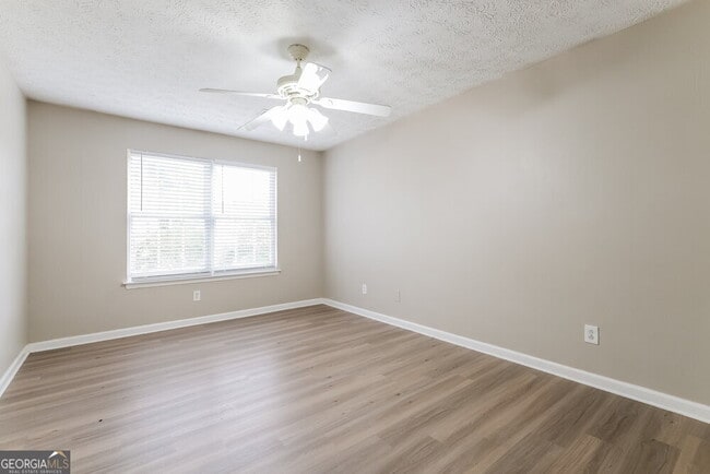 Building Photo - 978 Crestworth Crossing