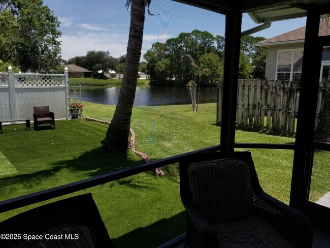 Building Photo - 3685 Oakhill Dr