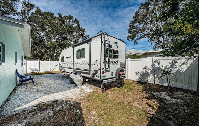 Building Photo - 969 Gulf View Blvd