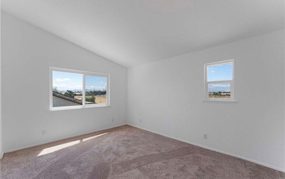 Building Photo - 44857 Landau Ave