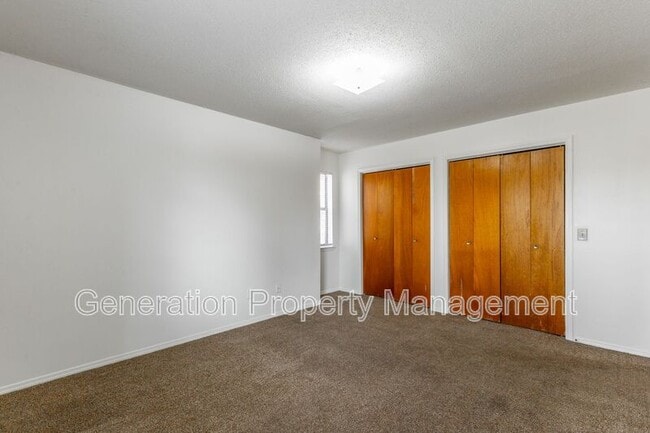 Building Photo - 72 Knollwood Dr