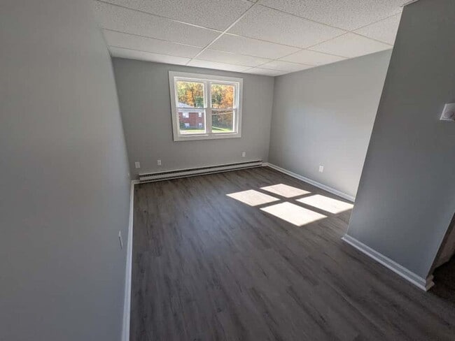 Building Photo - Experience Modern Living in the Heart of T...