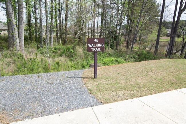 Building Photo - 2472 Knob Crk Rd