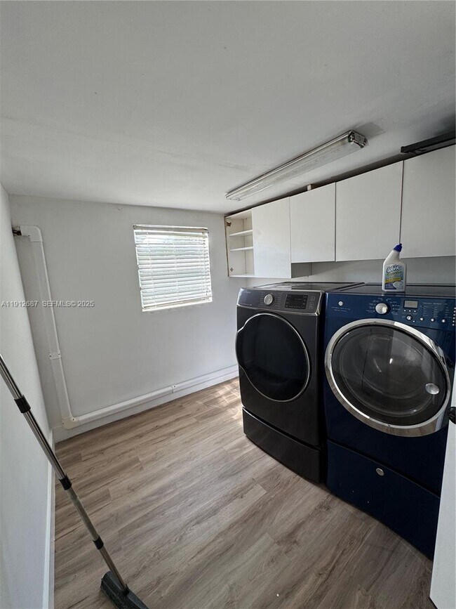 Building Photo - 3110 N 58th Ave