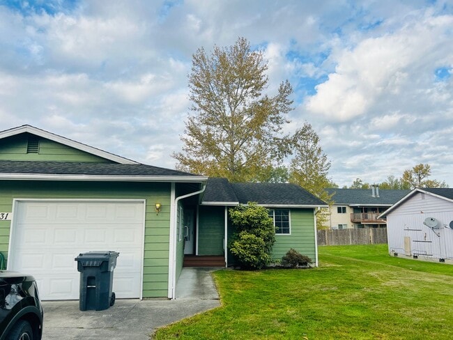 Primary Photo - Adadow - Duplex E Broadway