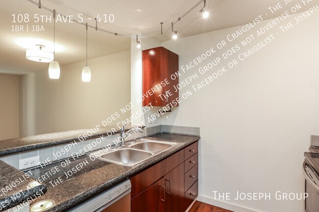 Building Photo - 108 5th Ave S