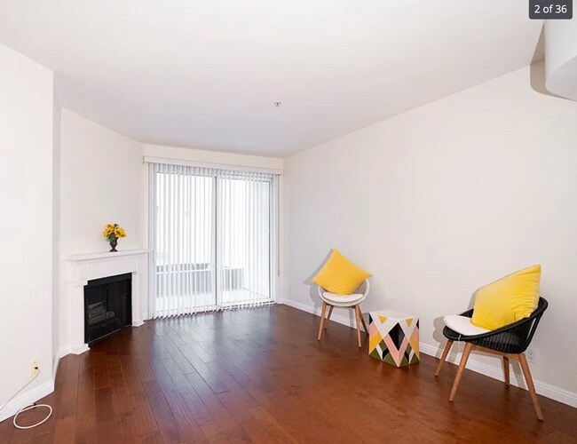 Building Photo - 620 S Gramercy Pl