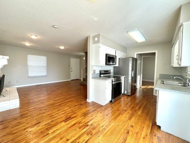 Building Photo - Lovely Home for rent in West Knoxville!